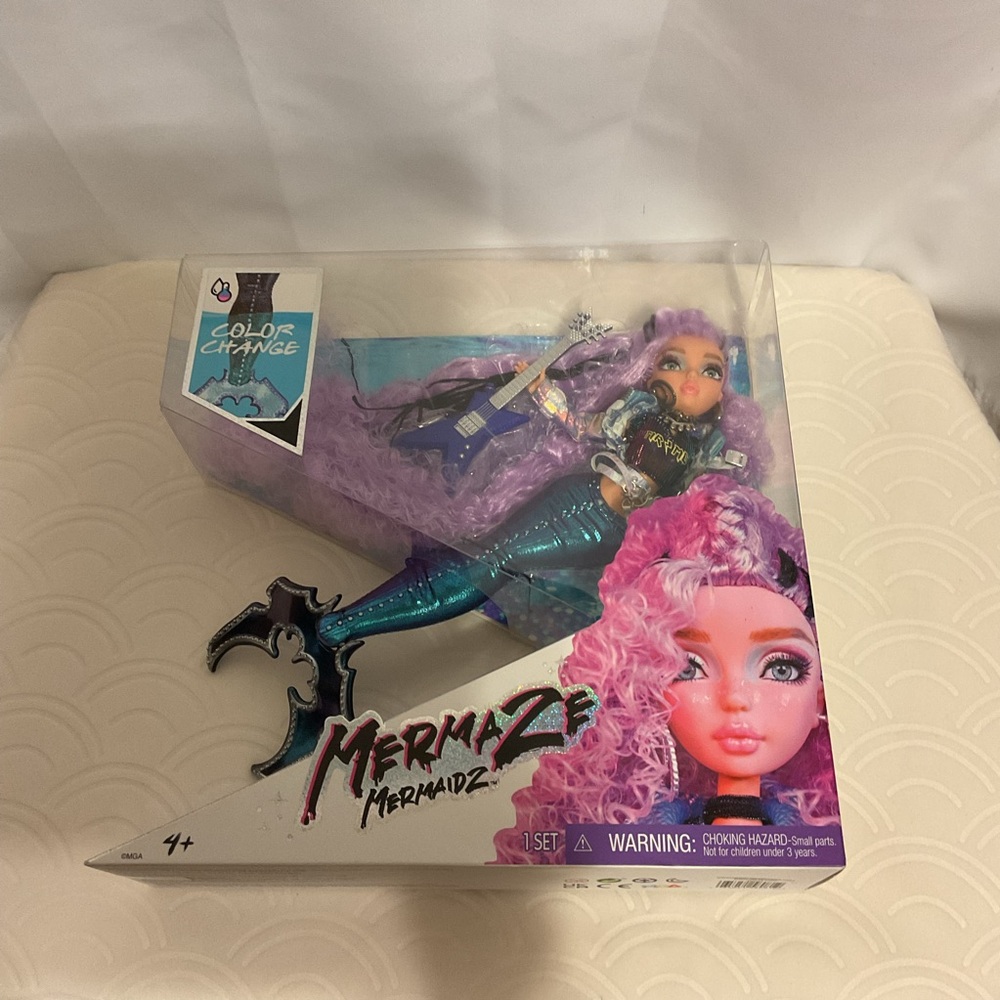 Mermaze Mermaidz color changing mermaid doll